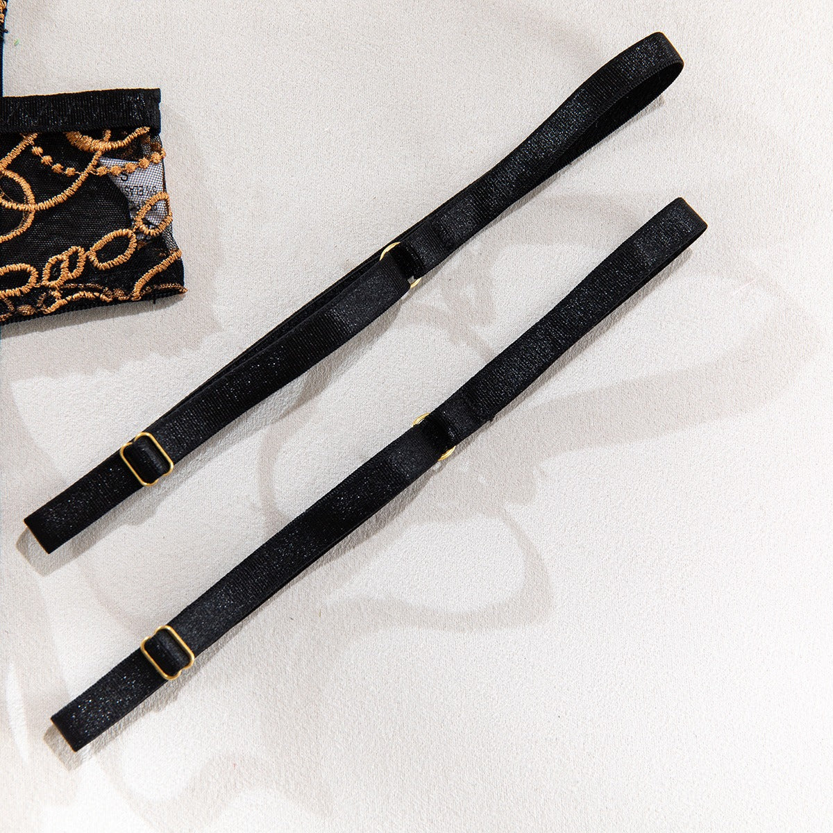 Black&Gold Chain Lace Lingerie Set – Luxury Seductive 3-Piece Garter Set