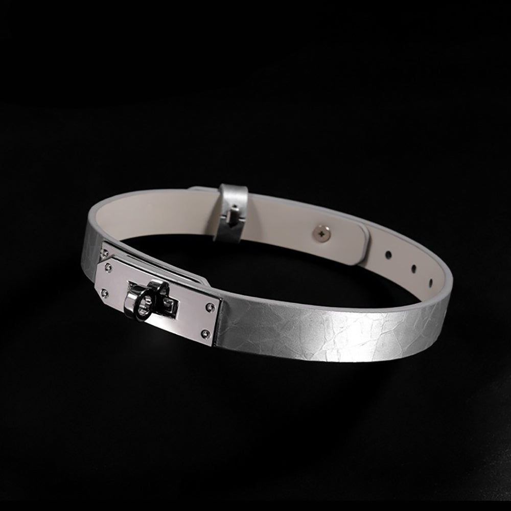 Close-up of premium cracked ice genuine leather BDSM collar featuring a minimalist metal lock plate and matching leash by Sexy Maker.